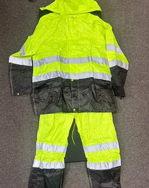 81-38 RAIN SUIT